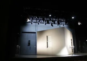 Como iluminar un escenario de teatro